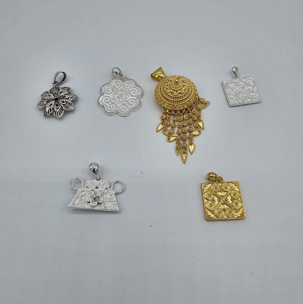 Hmong Pendant, Hilltribe
